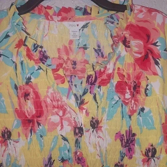Intro. Heart Women 1X Plus Shirred Button Down Blouse EUC Yellow Coral Pink Blue - Picture 3 of 8